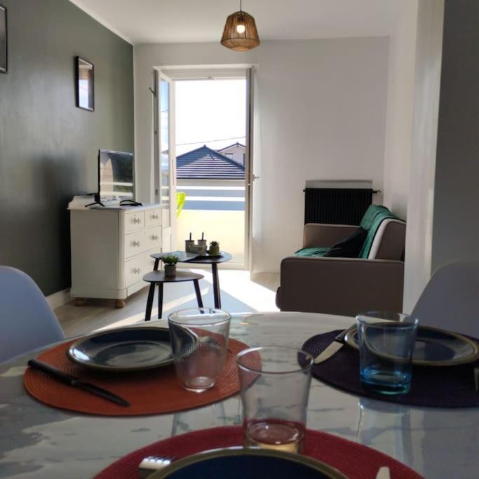 Appartement Verdoyant Au Bord Du Lac Leman Entre Evian Et Thonon Dans Une Villa Publier Dış mekan fotoğraf