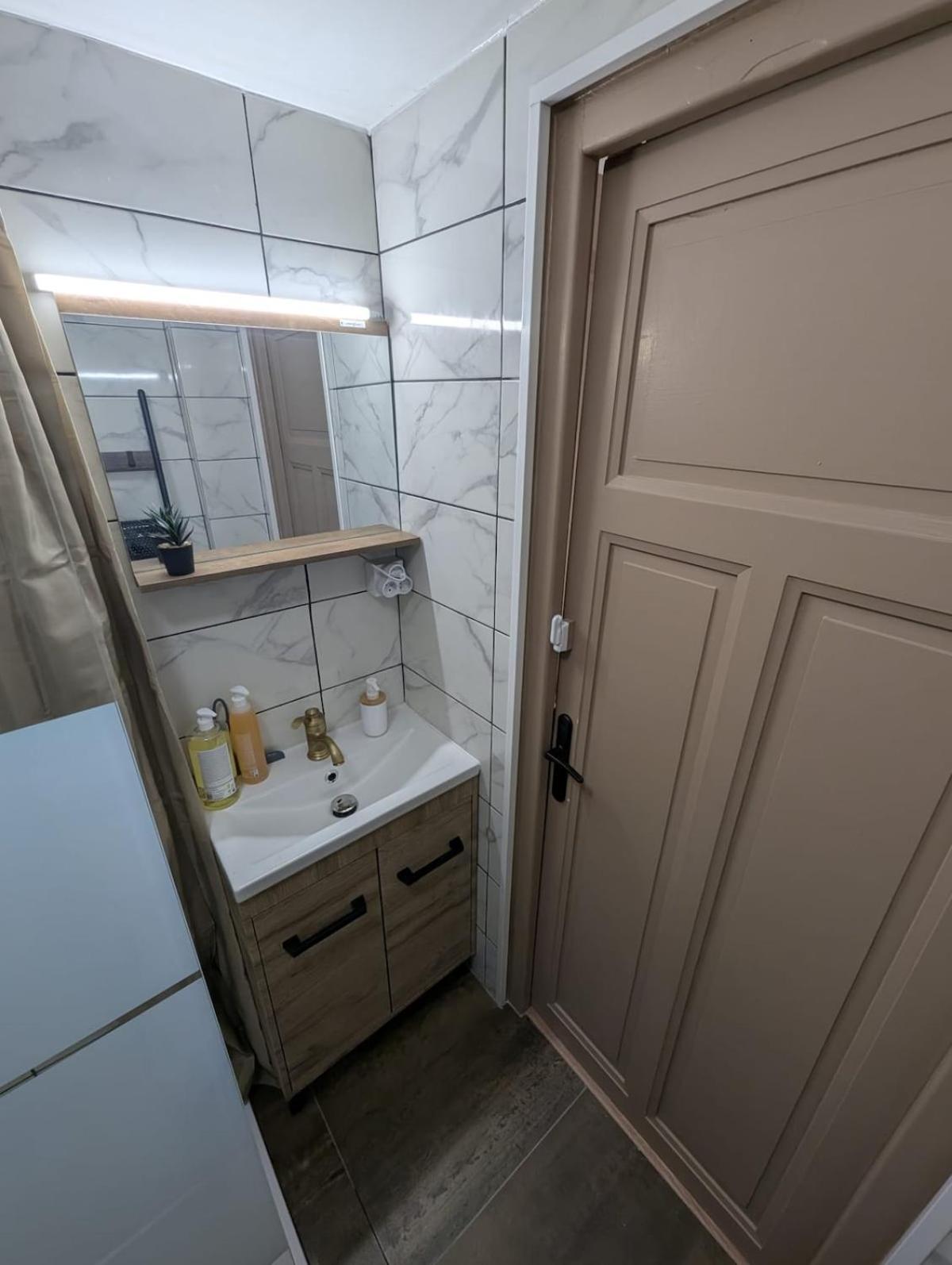 Appartement Verdoyant Au Bord Du Lac Leman Entre Evian Et Thonon Dans Une Villa Publier Dış mekan fotoğraf